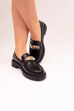 Winnie Buckle Loafers In Black